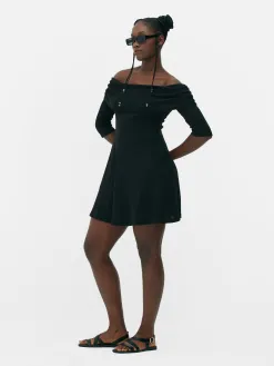 Mini Robe Patineuse à Encolure Bateau Repliée
