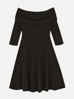 Mini Robe Patineuse à Encolure Bateau Repliée