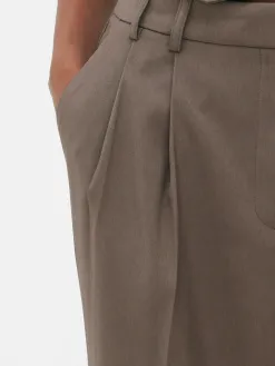 Pantalon Ajusté Plissé Sur Le Devant
