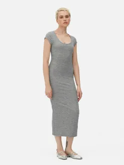 Robe Mi-longue Côtelée Et Décolletée