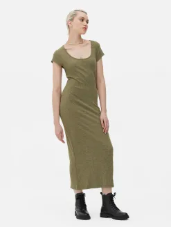 Robe Mi-longue Côtelée Et Décolletée