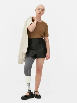 Short En Simili Cuir