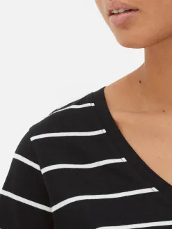 T-shirt Rayé à Col En V